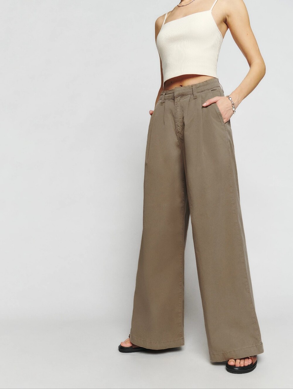 Reformation Lowe Super Wide Leg Pleated Pants in Mushroom Size 29